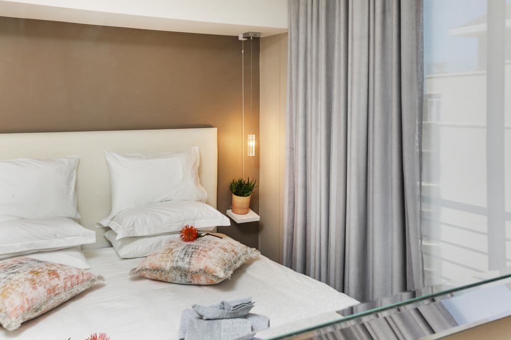 The Odyssee 409 Cape Town Bagian luar foto