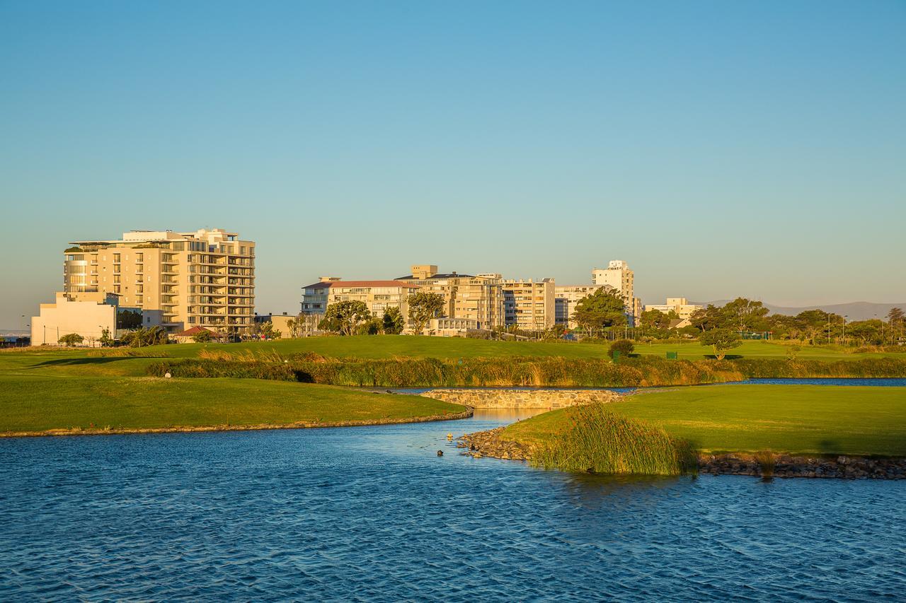 The Odyssee 409 Cape Town Bagian luar foto