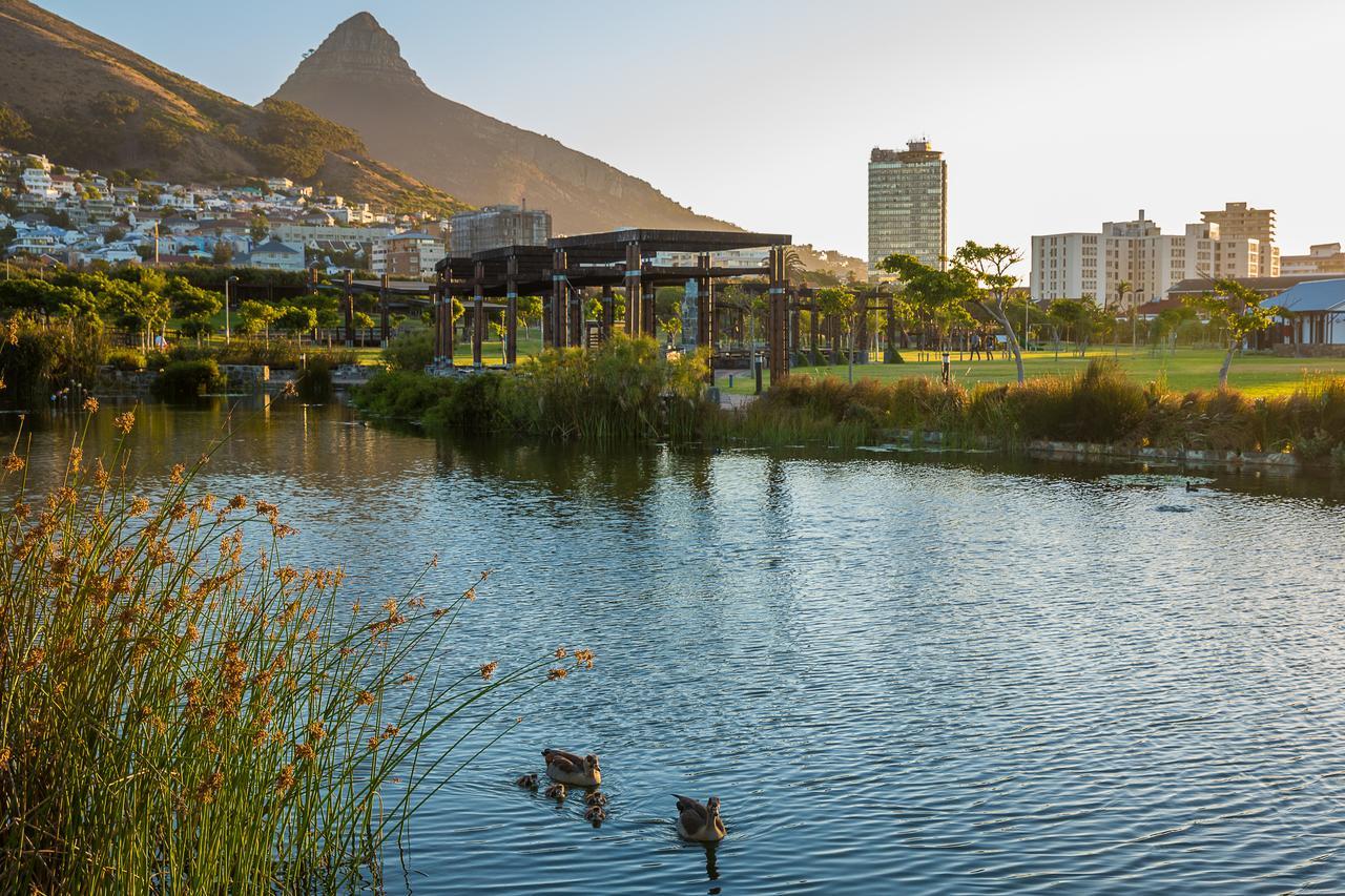 The Odyssee 409 Cape Town Bagian luar foto